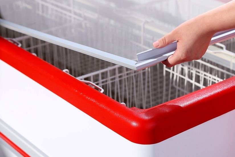 Ларь-бонета модель Bonvini BFL 2100  со съемными створками, красн.